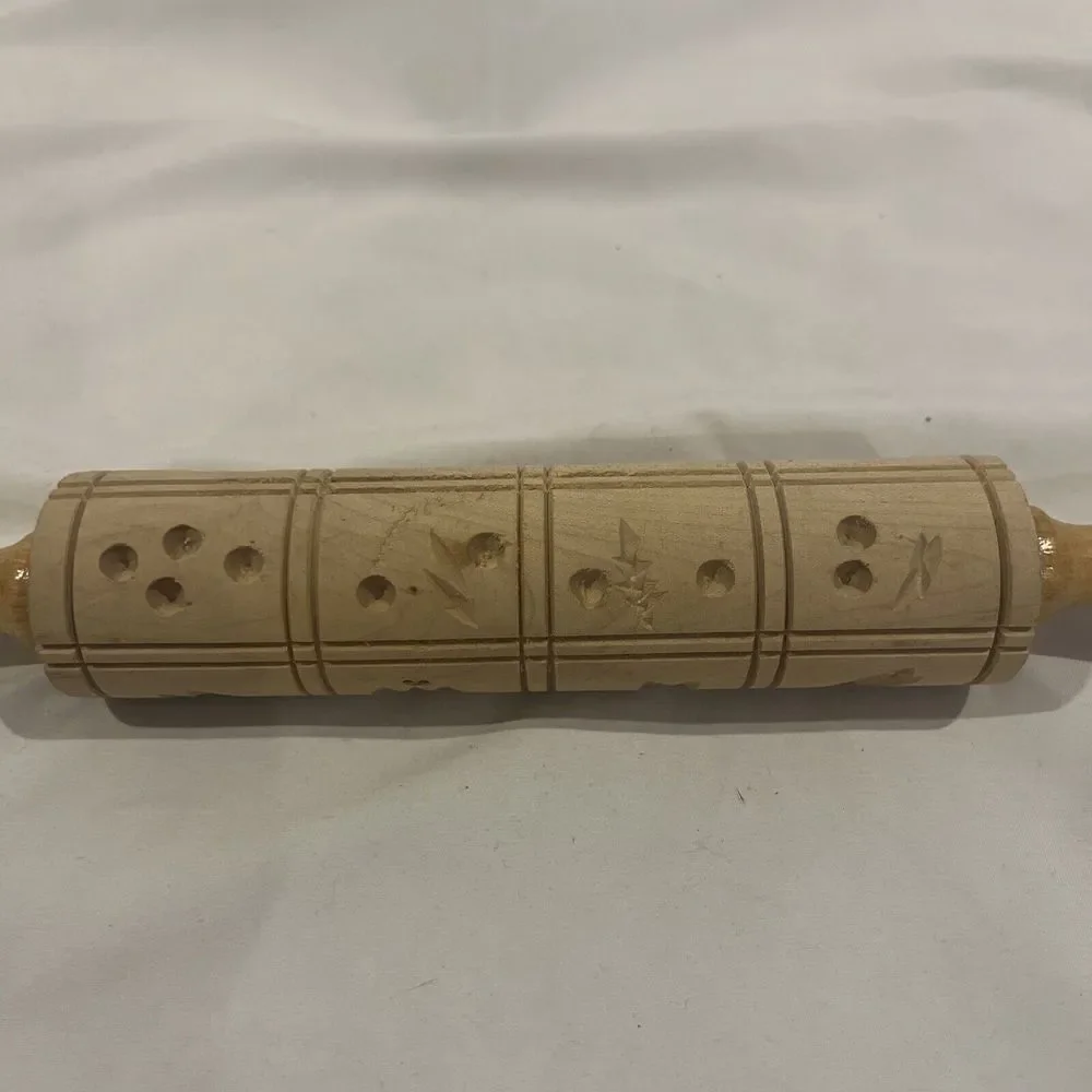 Vtg Embossed Wood‎ Rolling Pin Dough Roller 15